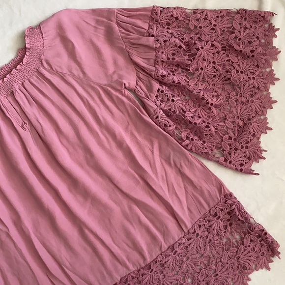 Colleen Lopez | A Bit of Romance Off-the-Shoulder Lace Crochet Tunic Top (PS) - Picture 5 of 16